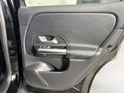 Used 2025 Mercedes-Benz GLA 250 image 28