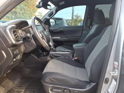 Used 2021 Toyota Tacoma TRD Off-Road image 19