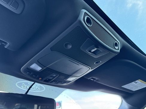 Used 2018 Ford F150 Lariat image 29