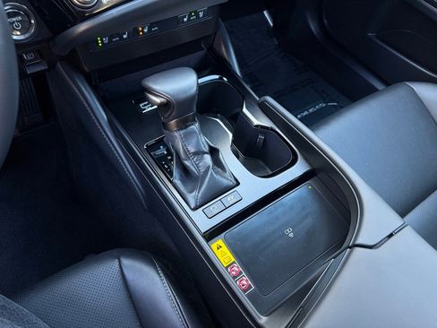 Certified 2025 Lexus ES 300h w/ Premium Package image 21