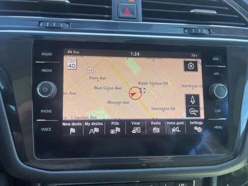 Used 2018 Volkswagen Tiguan SEL image 25