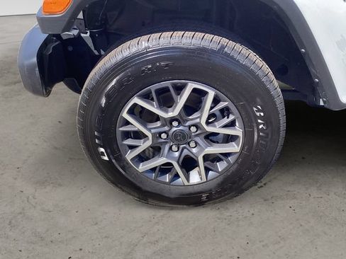 Certified 2025 Jeep Wrangler Unlimited Sahara AWD/4WD image 14