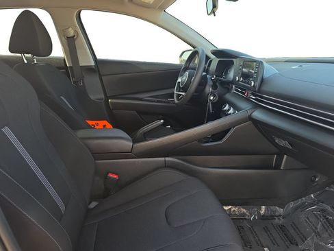 Used 2024 Hyundai Elantra SE FWD image 18