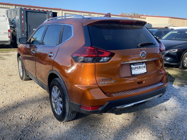 Used 2017 Nissan Rogue SV AWD/4WD image 7