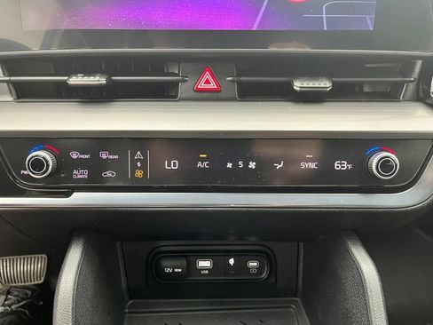 Used 2023 Kia Sportage EX FWD image 27