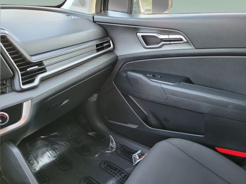 Certified 2024 Kia Sportage LX FWD image 24