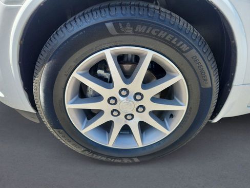Used 2017 Buick Enclave Leather AWD/4WD image 9