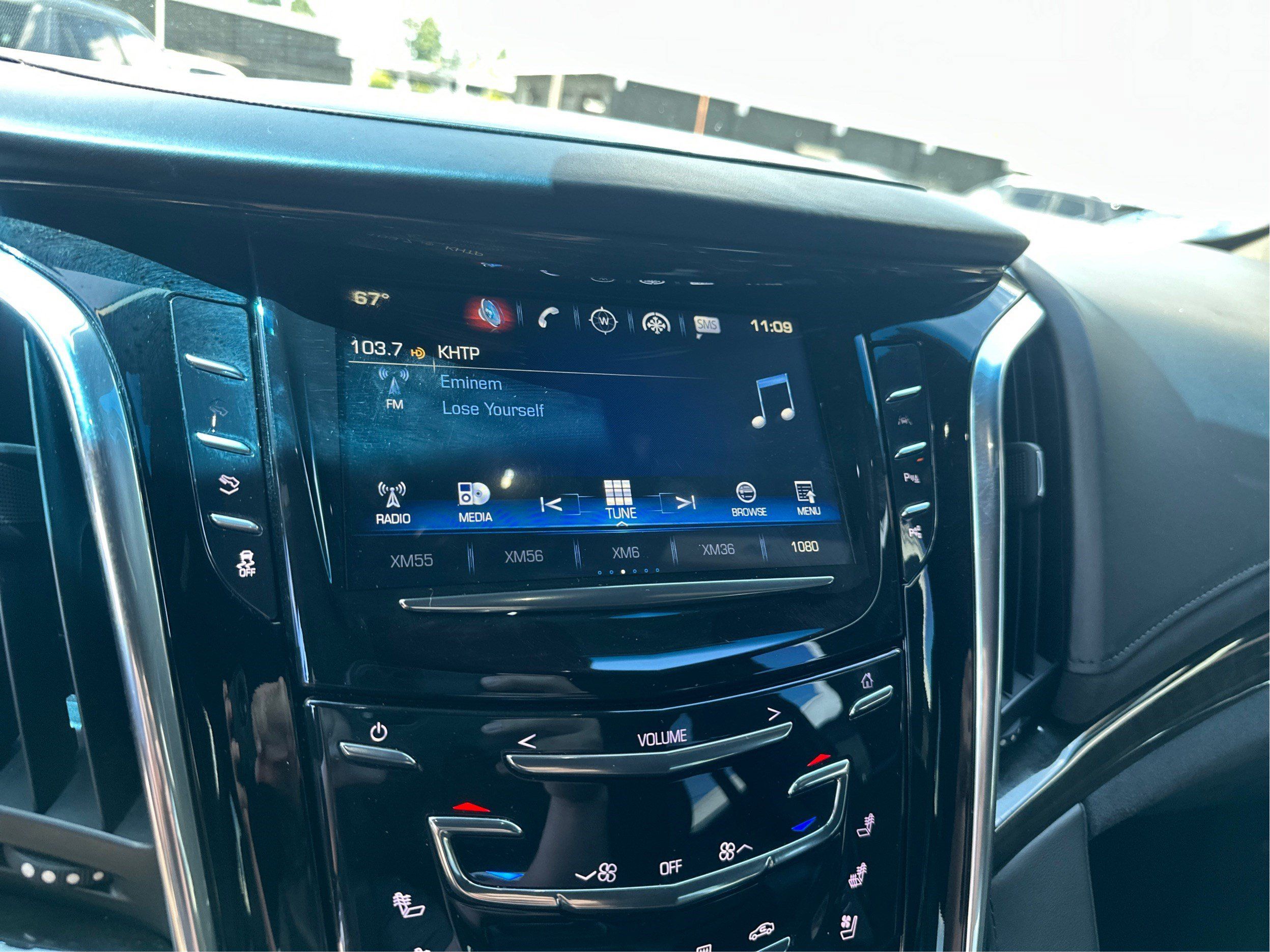 Used 2017 Cadillac Escalade Platinum AWD/4WD image 14
