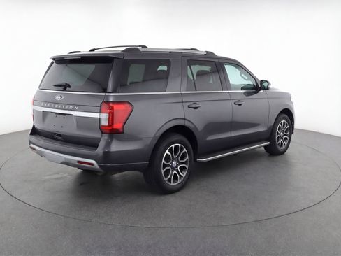 Used 2023 Ford Expedition XLT image 9