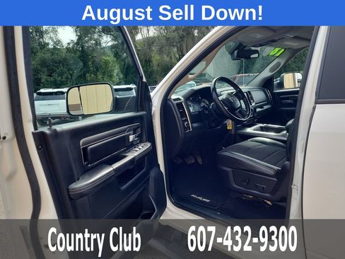 Used 2018 RAM 2500 Big Horn w/ Sport Appearance Group AWD/4WD image 10