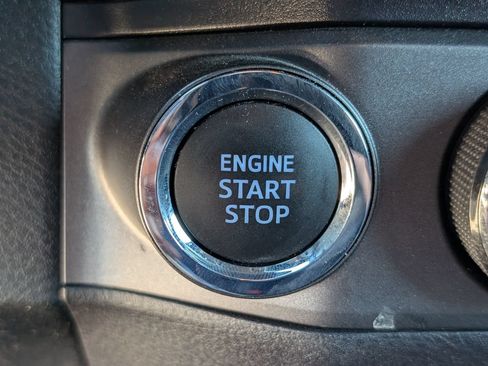 Used 2021 Toyota Tacoma TRD Off-Road w/ Technology Package AWD/4WD image 19