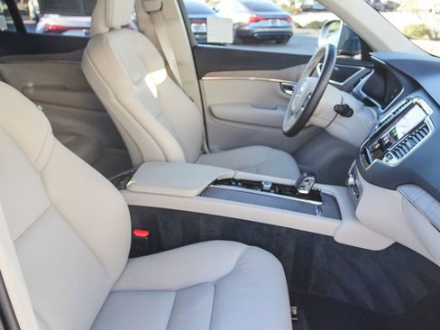 Used 2025 Volvo XC90 T8 Plus image 24