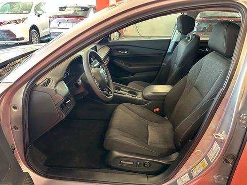 Used 2023 Honda Accord EX image 10