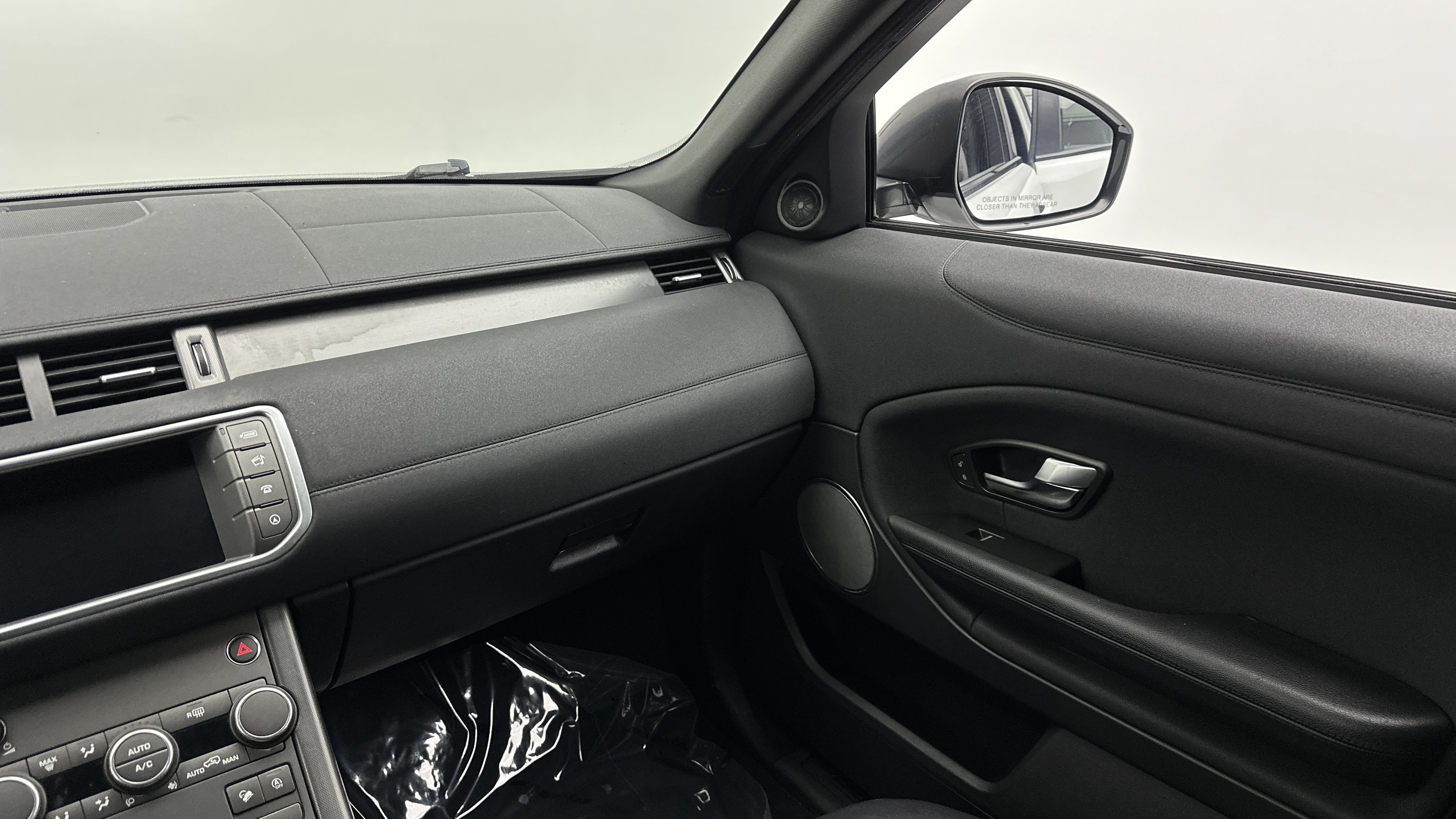 Used 2018 Land Rover Range Rover Evoque SE AWD/4WD image 31