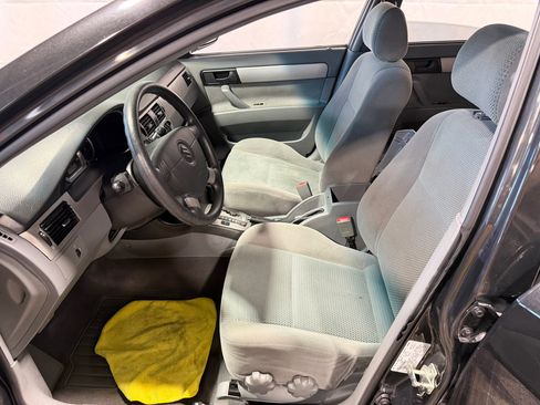 Used 2008 Suzuki Forenza 4dr Sdn Auto image 22