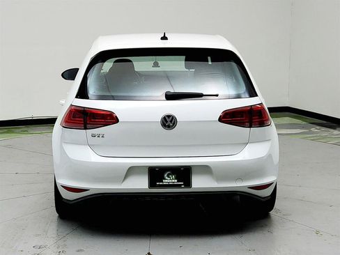 Used 2017 Volkswagen GTI SE image 6