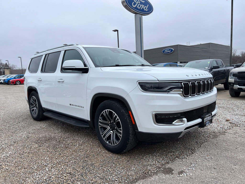 Used 2022 Jeep Wagoneer Series III AWD/4WD image 2