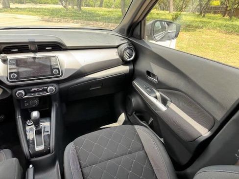 Used 2019 Nissan Kicks SV image 21