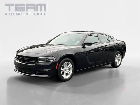 Used 2023 Dodge Charger SXT image 3