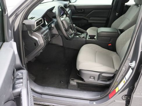 Certified 2025 Toyota Tacoma SR5 AWD/4WD image 14
