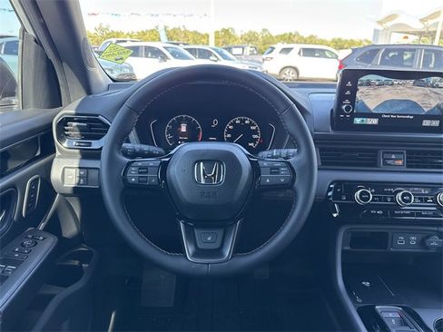 New 2025 Honda Pilot TrailSport image 18