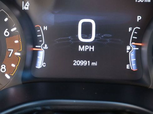 Used 2025 Jeep Compass Latitude AWD/4WD image 10