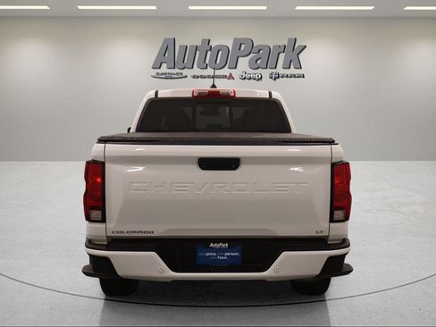 Used 2023 Chevrolet Colorado LT w/ LT Convenience Package II AWD/4WD image 8