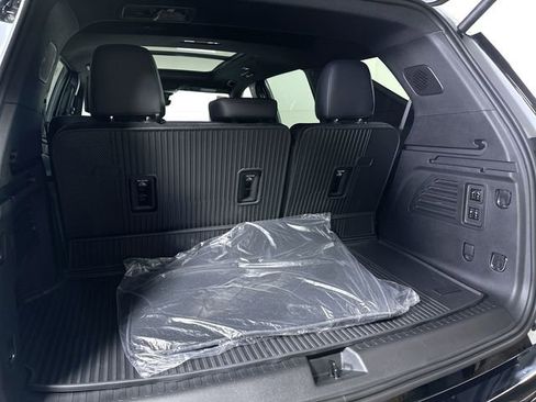 New 2026 Chevrolet Traverse RS w/ LPO, Floor Liner Package AWD/4WD image 27