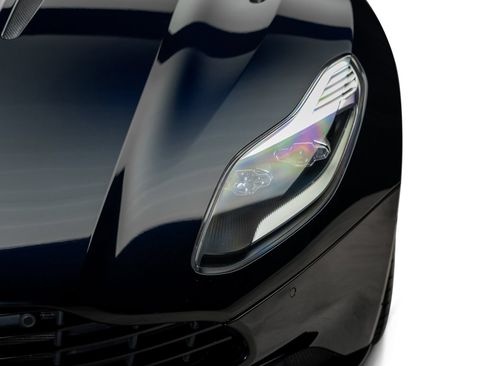 Used 2017 Aston Martin DB11 V12 RWD image 4