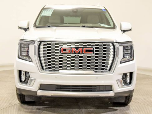 Used 2021 GMC Yukon Denali w/ Denali Ultimate Package image 3