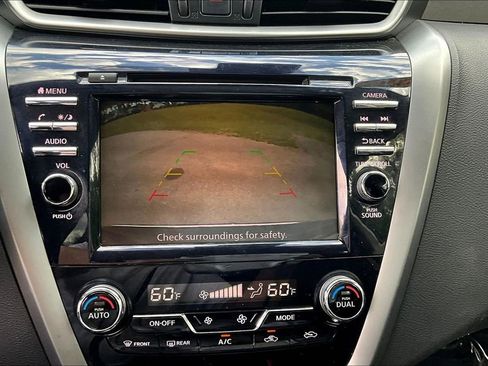 Used 2023 Nissan Murano S AWD/4WD image 13