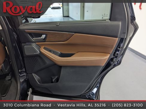 Used 2025 Acura MDX SH-AWD w/ Advance Package image 9