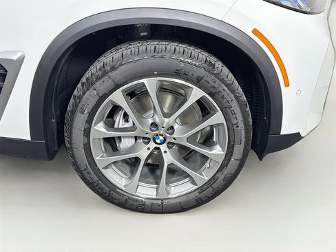 New 2026 BMW X5 xDrive40i w/ Climate Comfort Package image 35