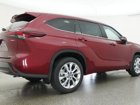 New 2026 Toyota Highlander Limited image 25