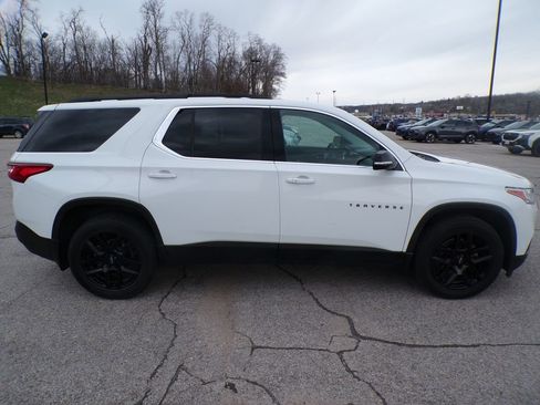 Used 2020 Chevrolet Traverse LT w/ LPO, Blackout Package image 5