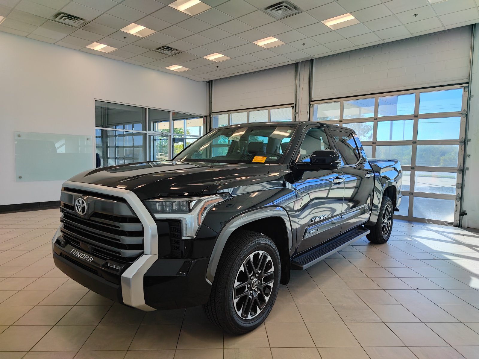 Used 2023 Toyota Tundra Limited AWD/4WD image 7
