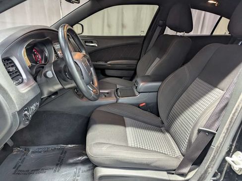 Used 2023 Dodge Charger SXT w/ Blacktop Package AWD/4WD image 9