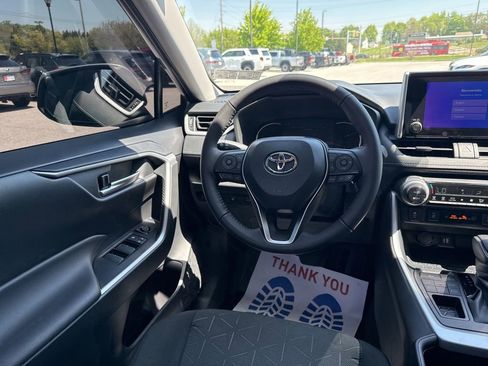 Used 2025 Toyota RAV4 XLE w/ Convenience Package AWD/4WD image 16