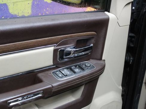 Used 2017 RAM 1500 Laramie w/ Convenience Group AWD/4WD image 13