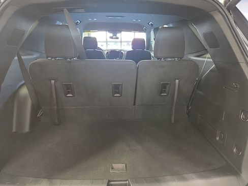 Used 2023 Chevrolet Traverse LT w/ Midnight/Sport Edition image 39