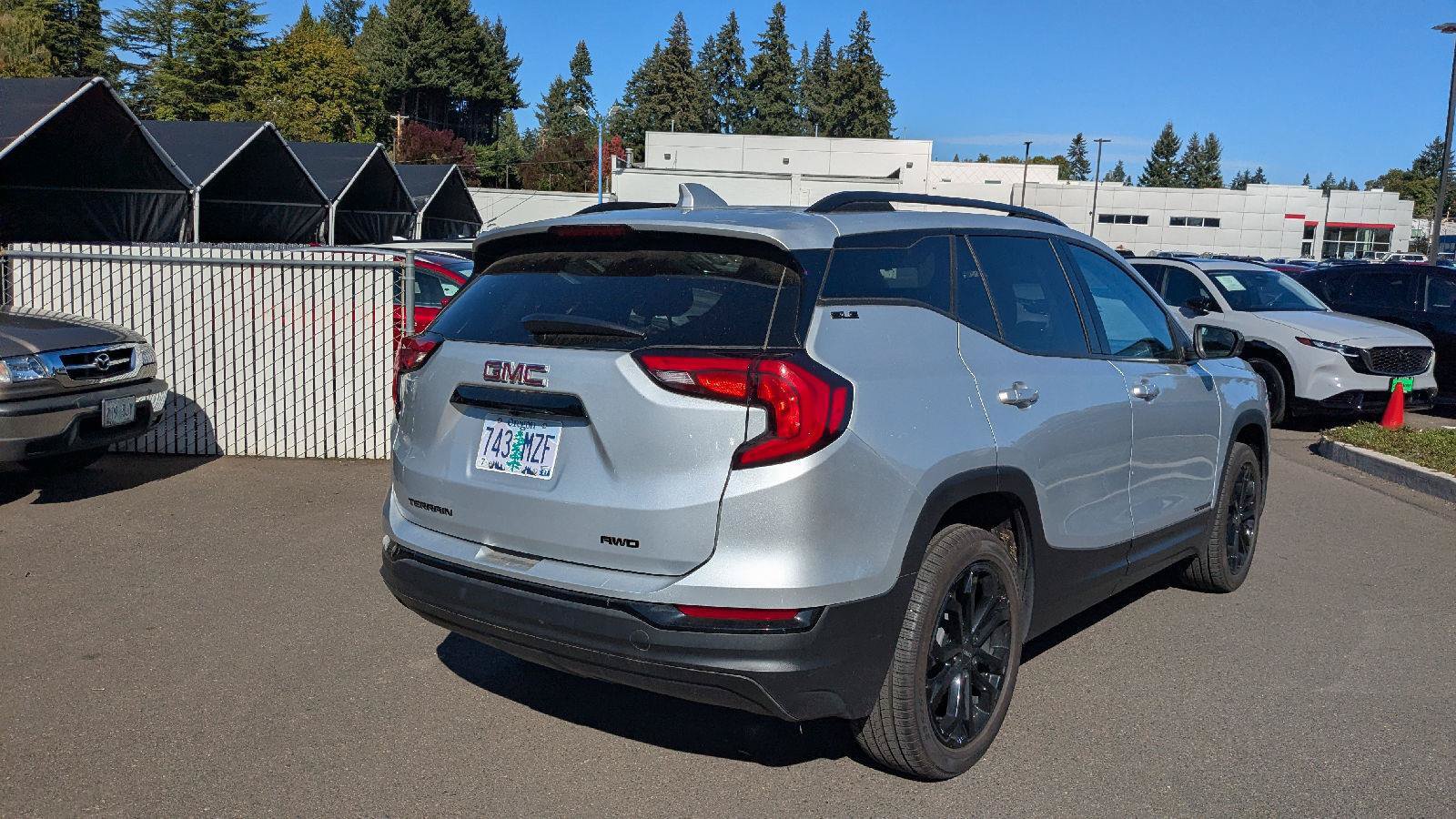Used 2021 GMC Terrain SLE w/ Elevation Edition AWD/4WD image 3