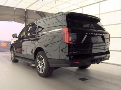 Used 2025 Ford Expedition Max Active AWD/4WD image 7
