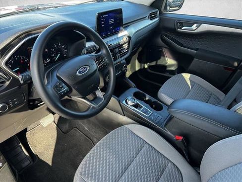 Used 2020 Ford Escape SE image 9