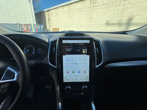 Used 2022 Ford Edge Titanium w/ Equipment Group 301A image 18