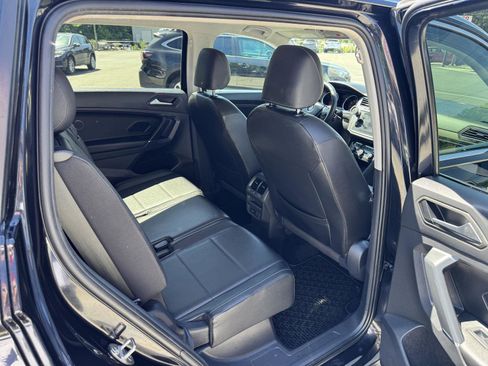 Used 2020 Volkswagen Tiguan SE FWD image 14