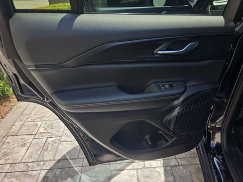 Used 2024 Jeep Grand Cherokee Altitude RWD image 9