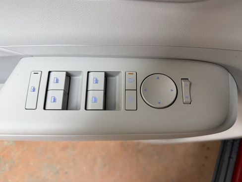 New 2026 Hyundai Kona SE image 18