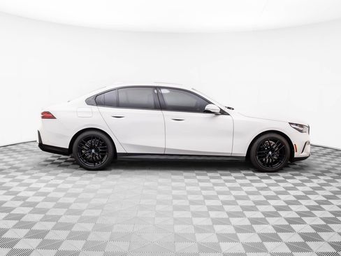 Certified 2024 BMW 530i xDrive w/ Convenience Package image 6