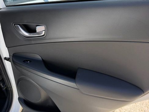 Used 2022 Hyundai Kona Limited FWD image 23