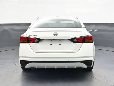 Used 2025 Nissan Altima 2.5 SV FWD image 5